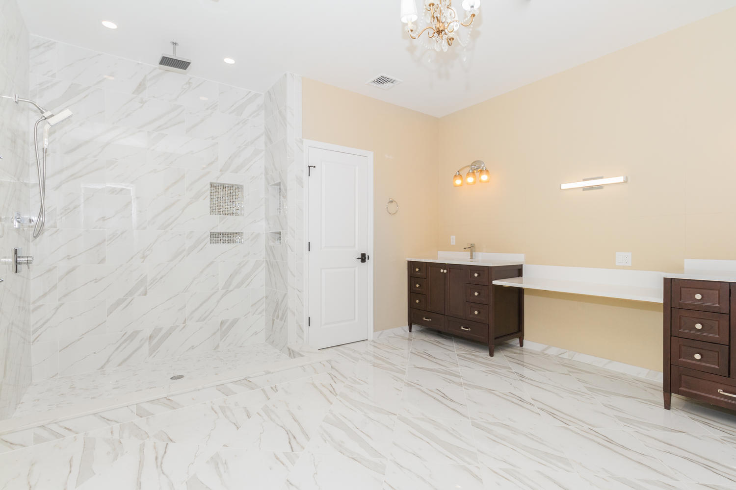 Shoram Residence - Photo 5