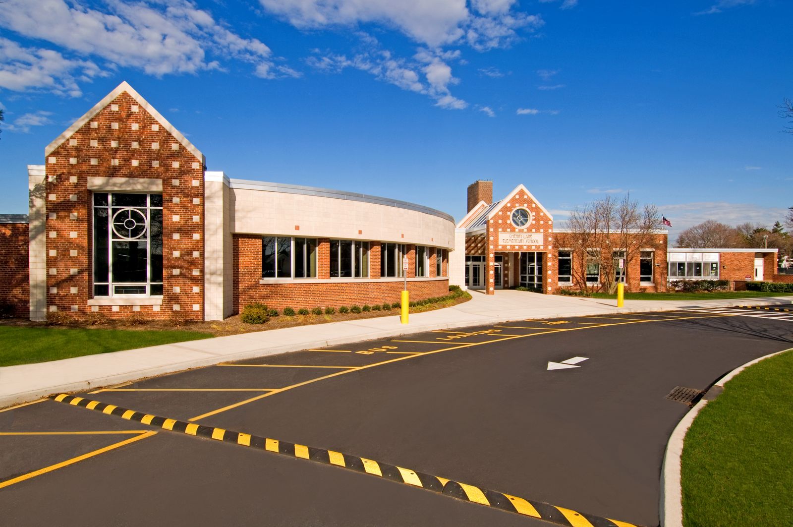 Cherry Lane Elementary School-Carle Place - Photo 1