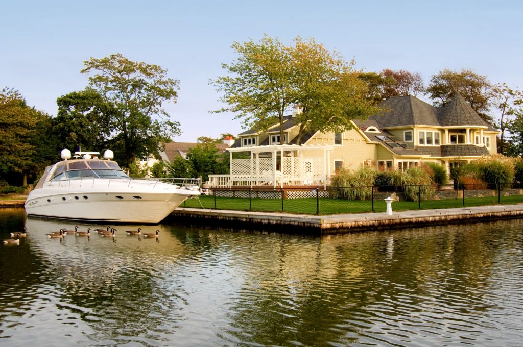 East Islip Residence - Photo 3