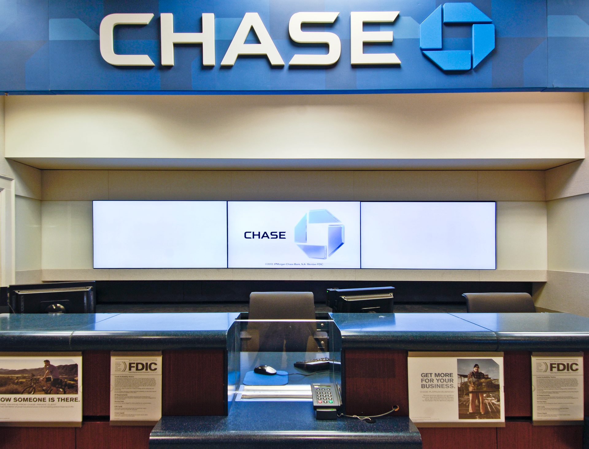 Chase Bank-Northport Branch - Photo 3
