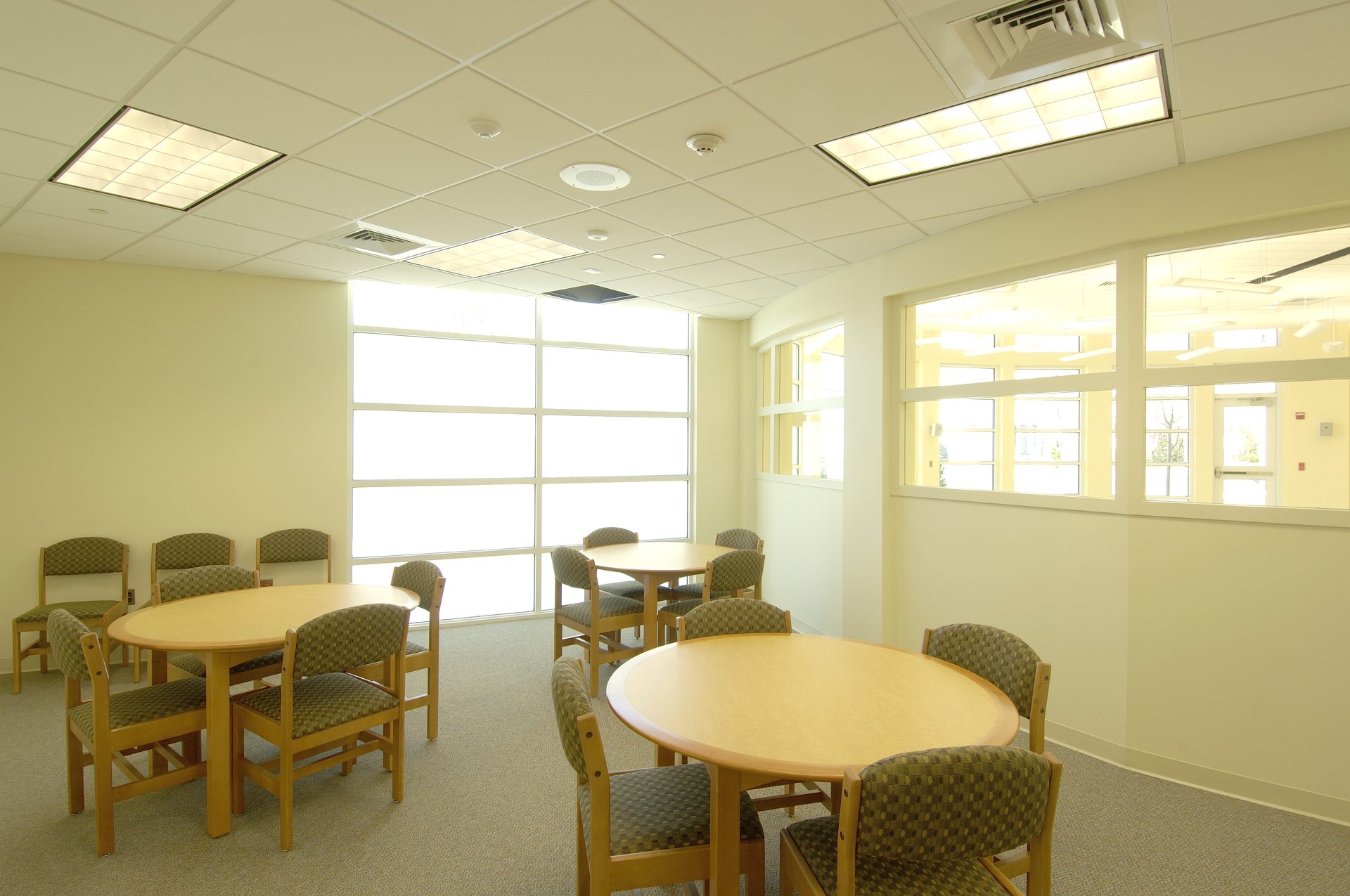 Hicksville Public Library - Photo 9