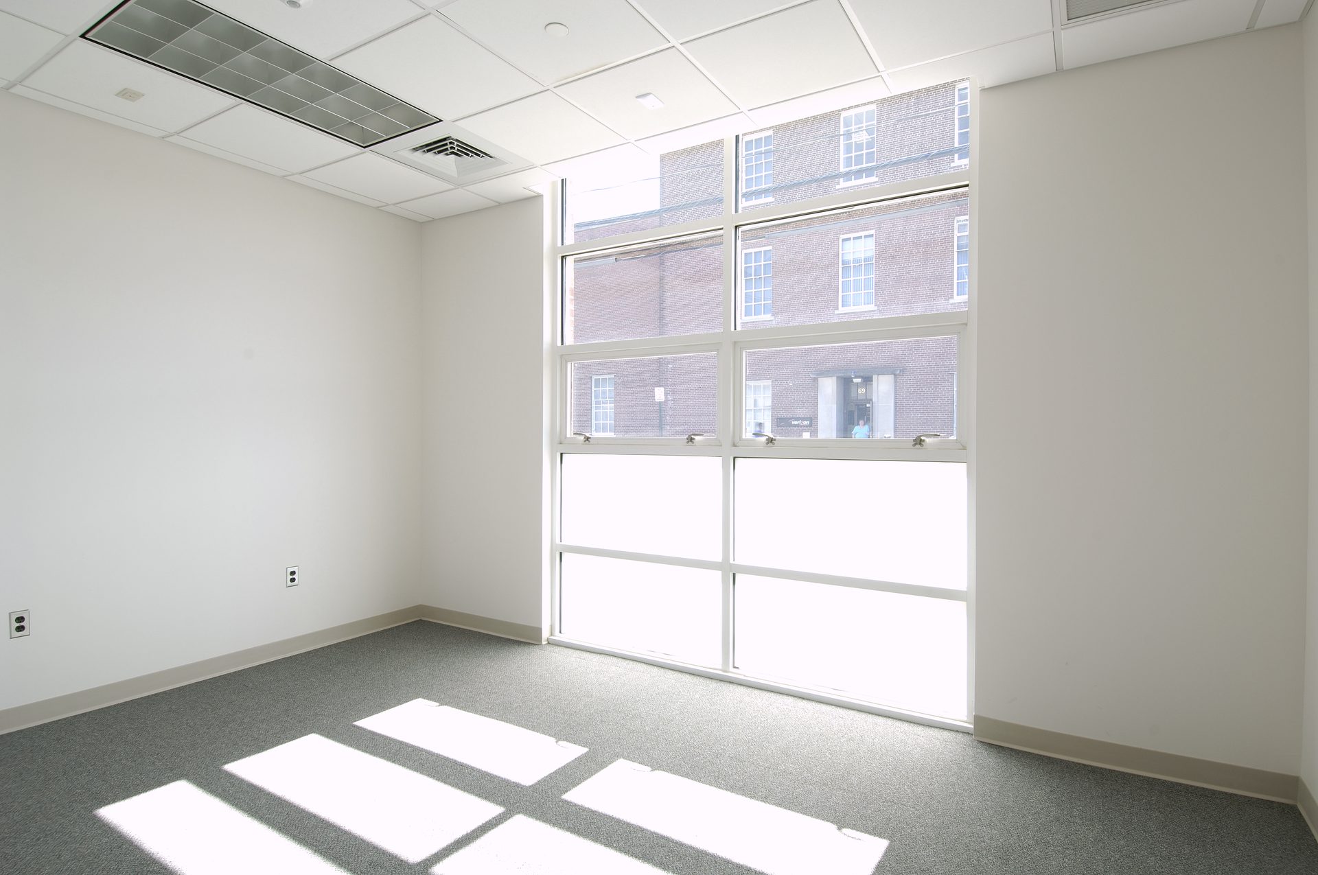 Hicksville Public Library - Photo 14