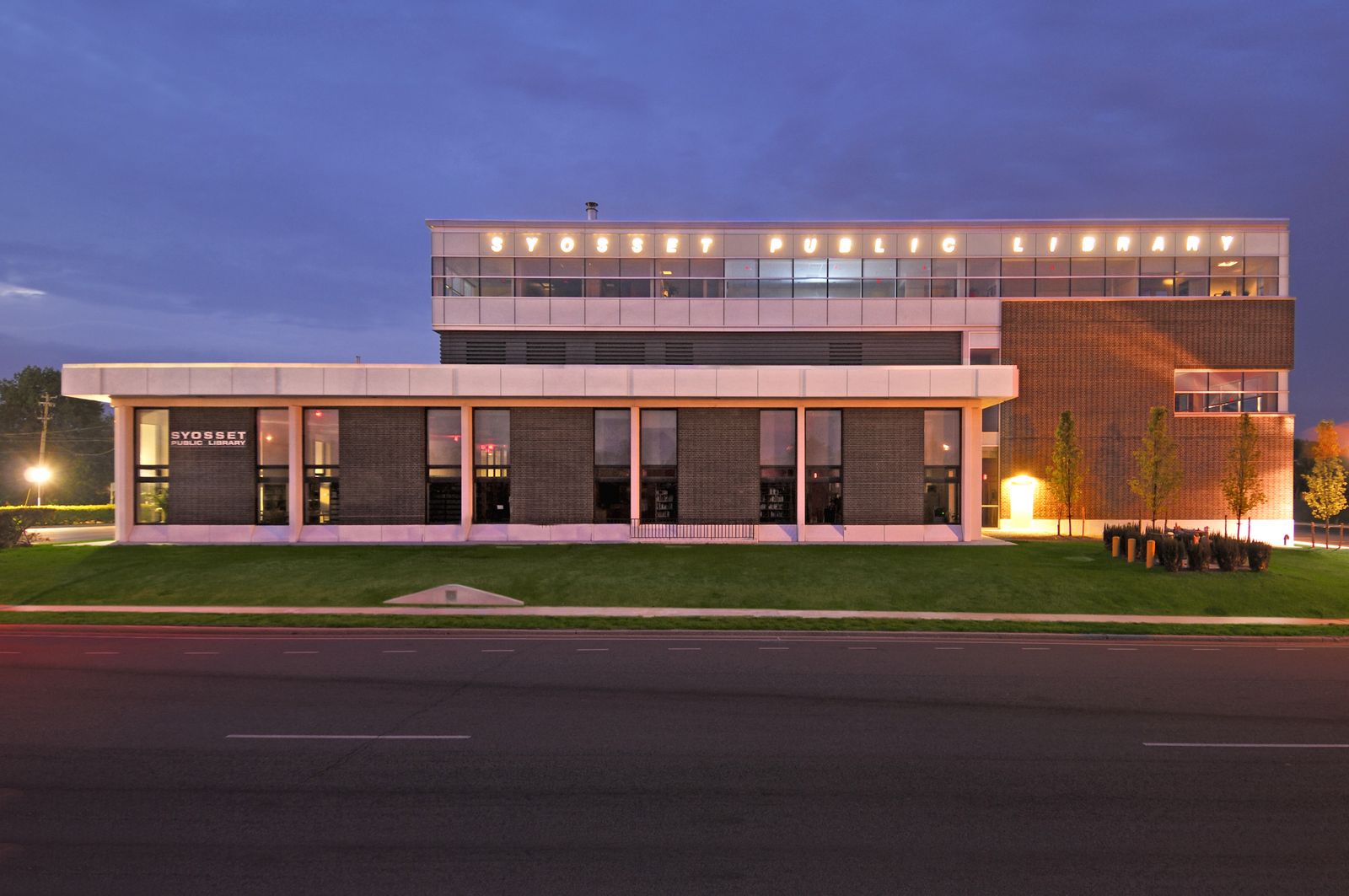 Syosset Public Library - Photo 4